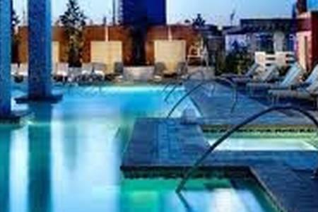 Luxury At Palms Place