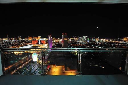 Luxury At Palms Place Apartahotel