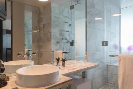 Luxury At Palms Place