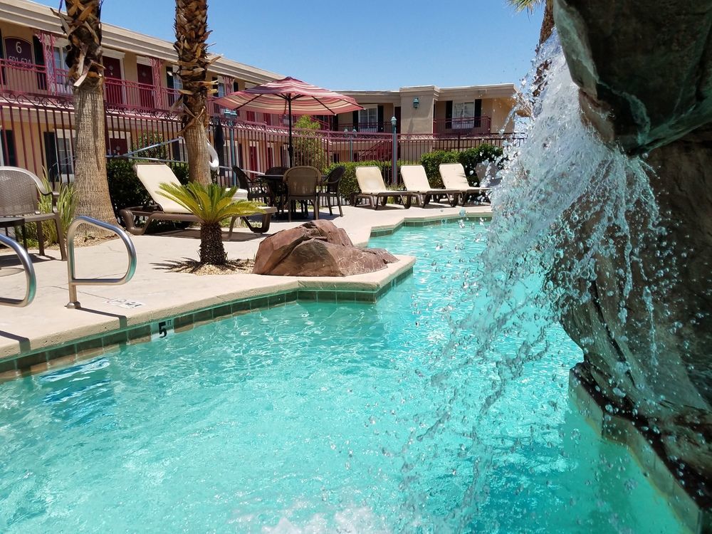 Hotel Red Roof Vegas 2*
