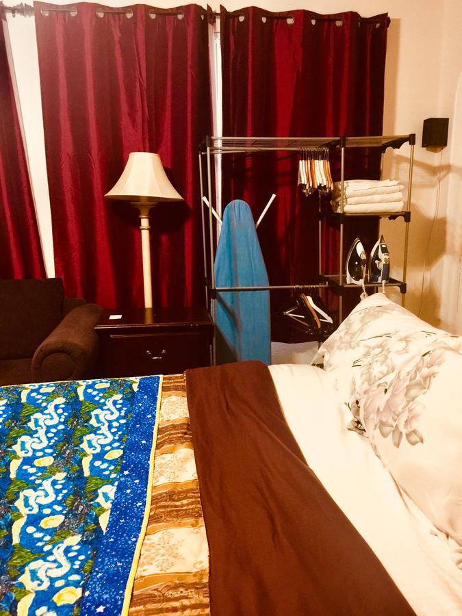 Bed & Breakfast In A Huge Private Family Las Vegas