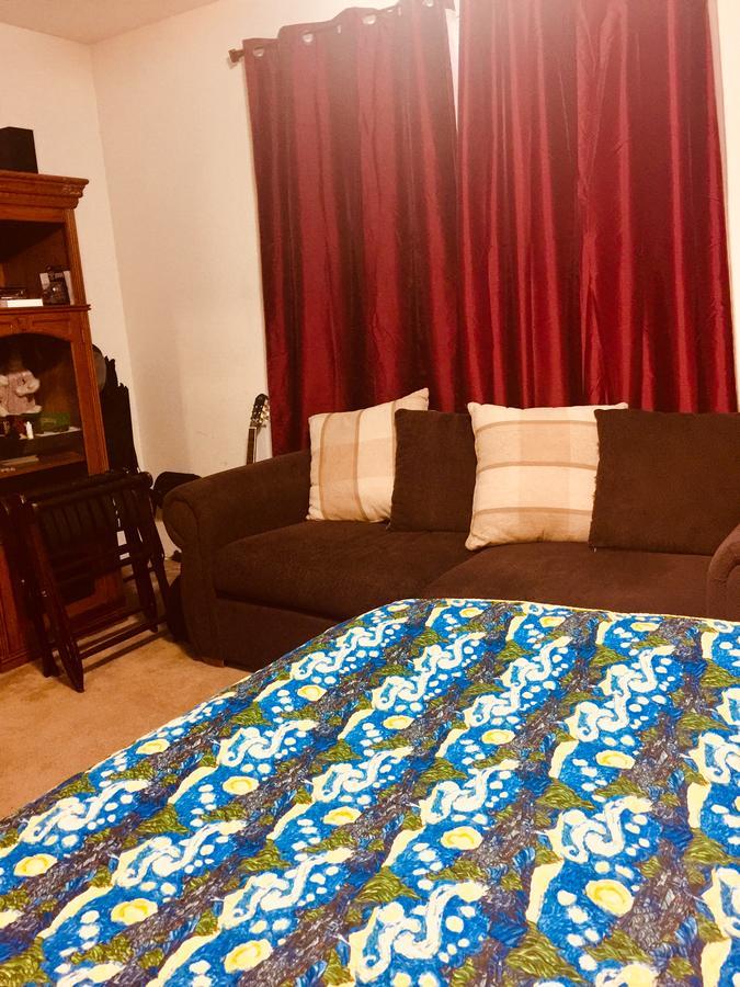 Bed & Breakfast In A Huge Private Family *
