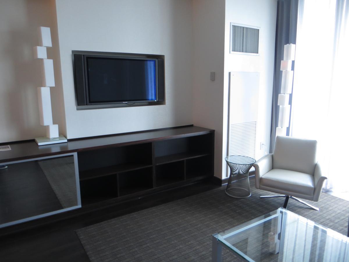 Palms Place 33rd Floor With Mountains Views Apartahotel