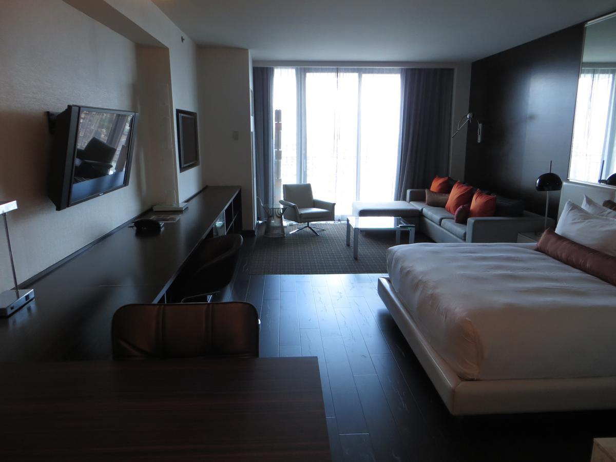 Palms Place 33rd Floor With Mountains Views Apartahotel Las Vegas