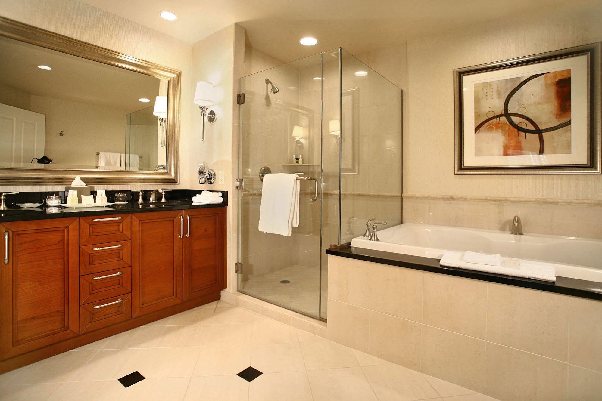 Luxury International At The Signature Apartahotel