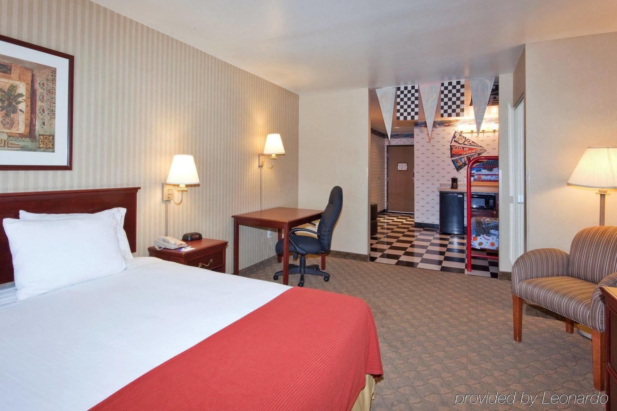 Express And - Henderson By Ihg 3*
