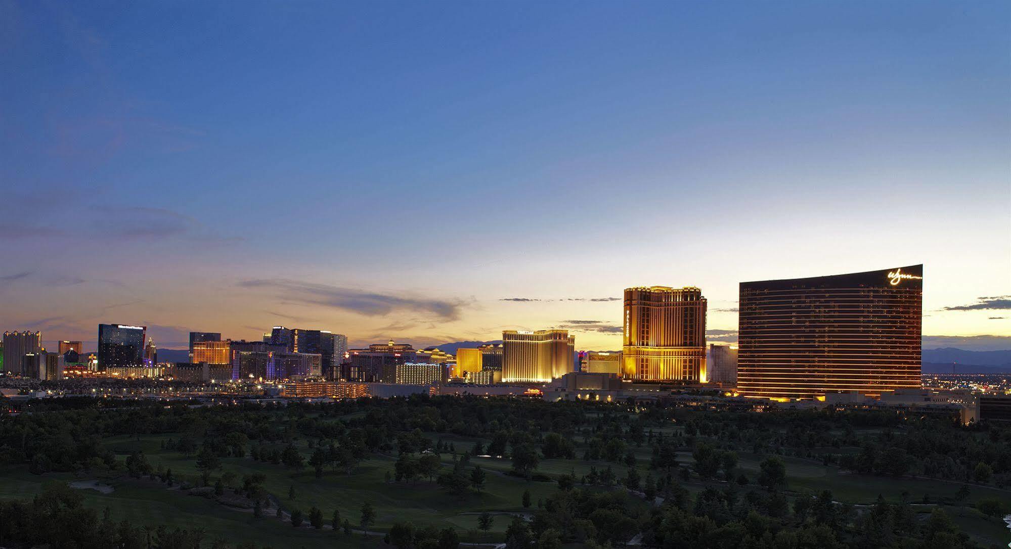 Renaissance Vegas Hotel 4*