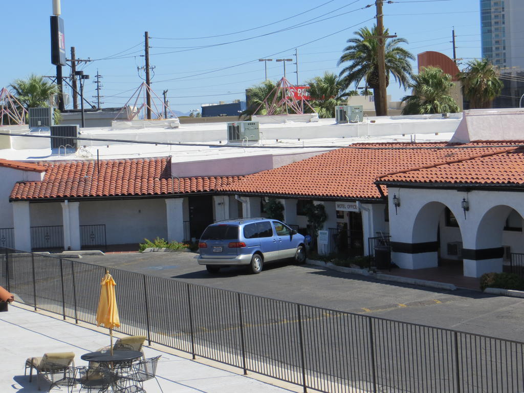El Mirador Motel 2*