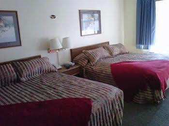 Siegel Slots And Motel 2*
