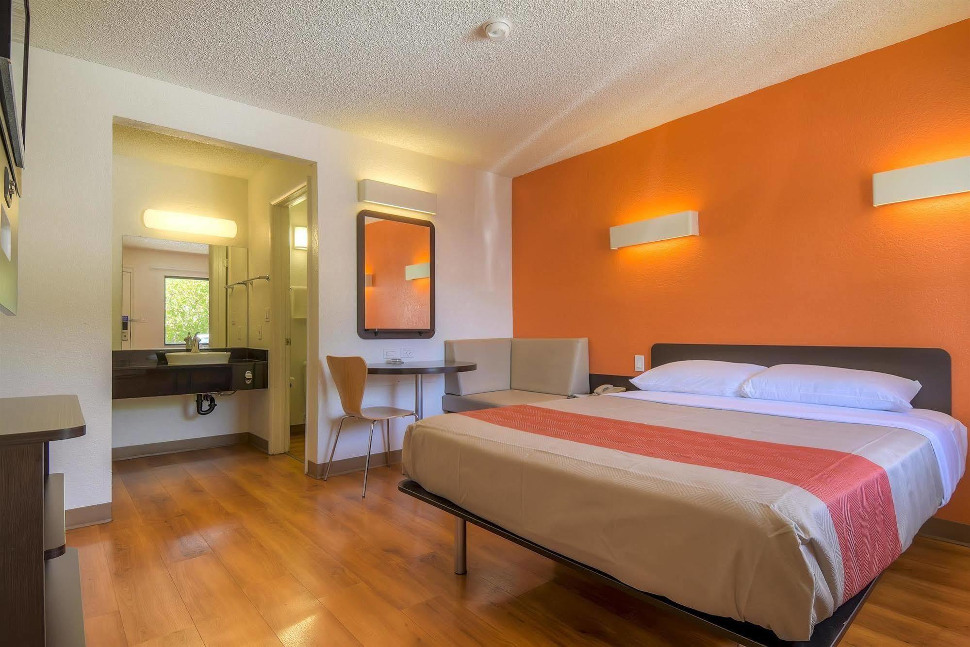 Hotel 6-las Vegas, Nv - I-15 Stadium 3*