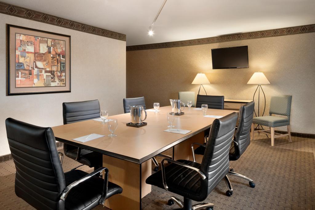 Hotel Embassy Vegas Convention Center Paradise Road 4*