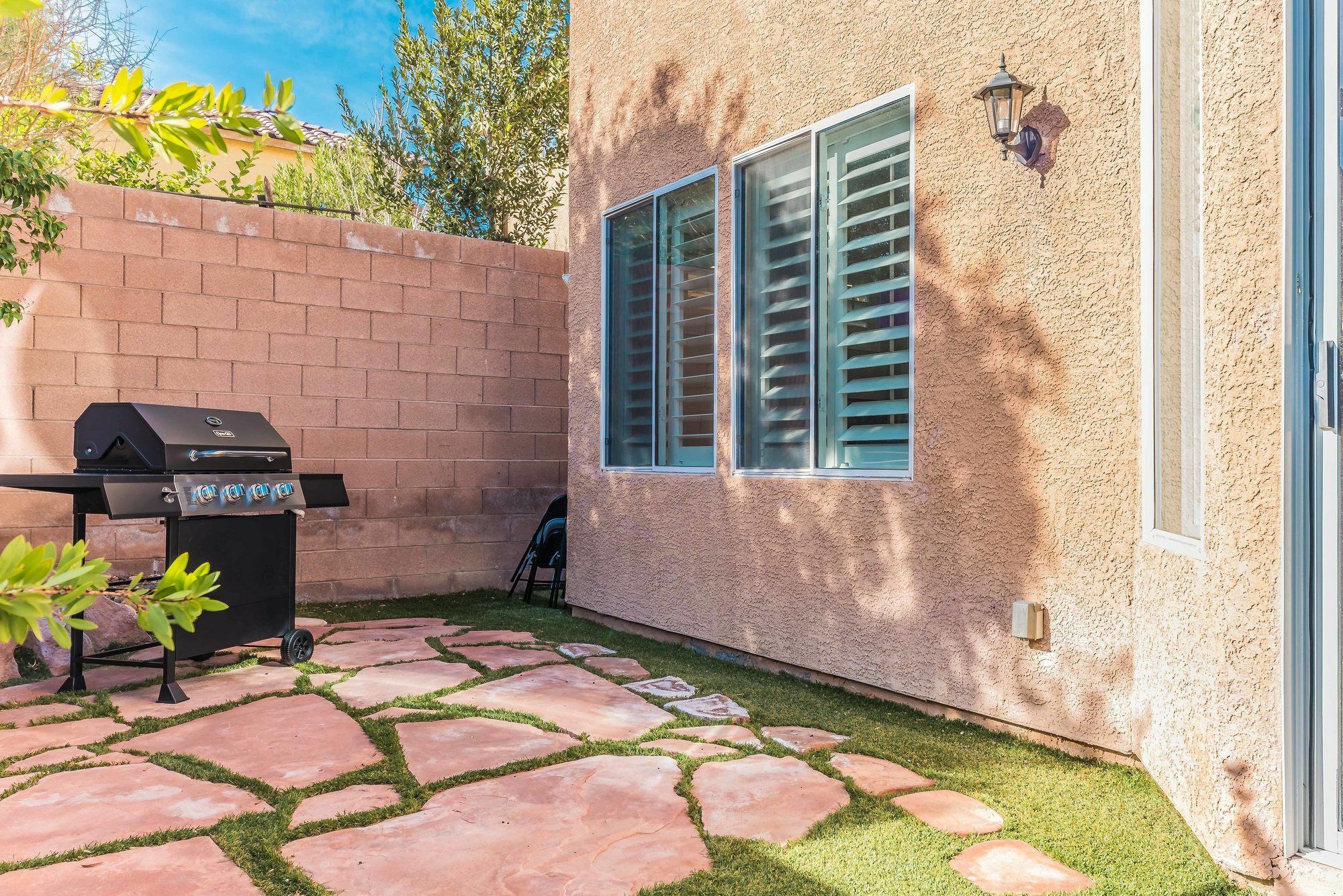 Luxurious 4br 9min To Lv Strip Sleeps 16 Apartment *