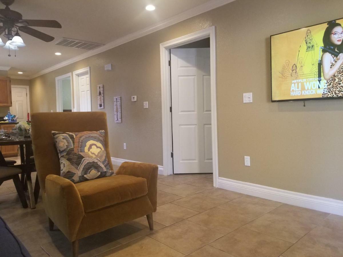 Сasa de vacaciones Close To Strip, Very Private, Gated, Huge Floorplan, Wifi, Washer&dryer Las Vegas