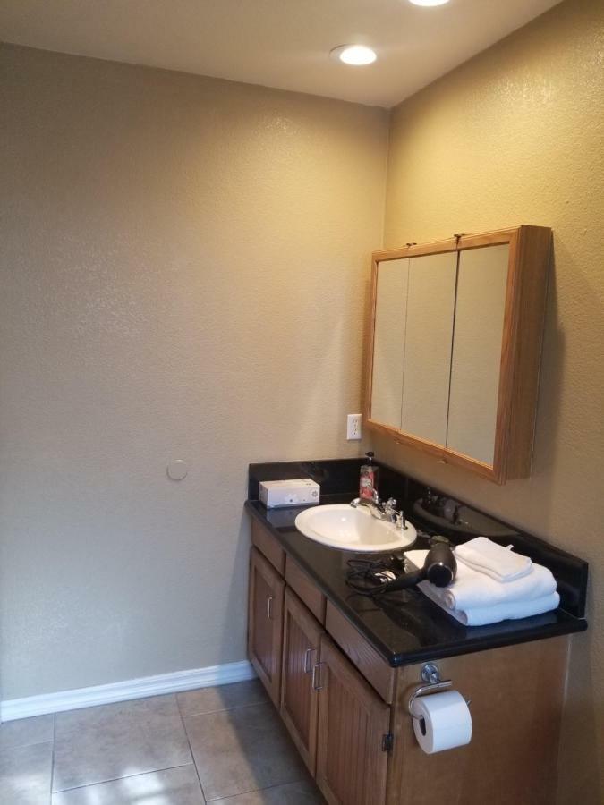 Сasa de vacaciones Close To Strip, Very Private, Gated, Huge Floorplan, Wifi, Washer&dryer Las Vegas