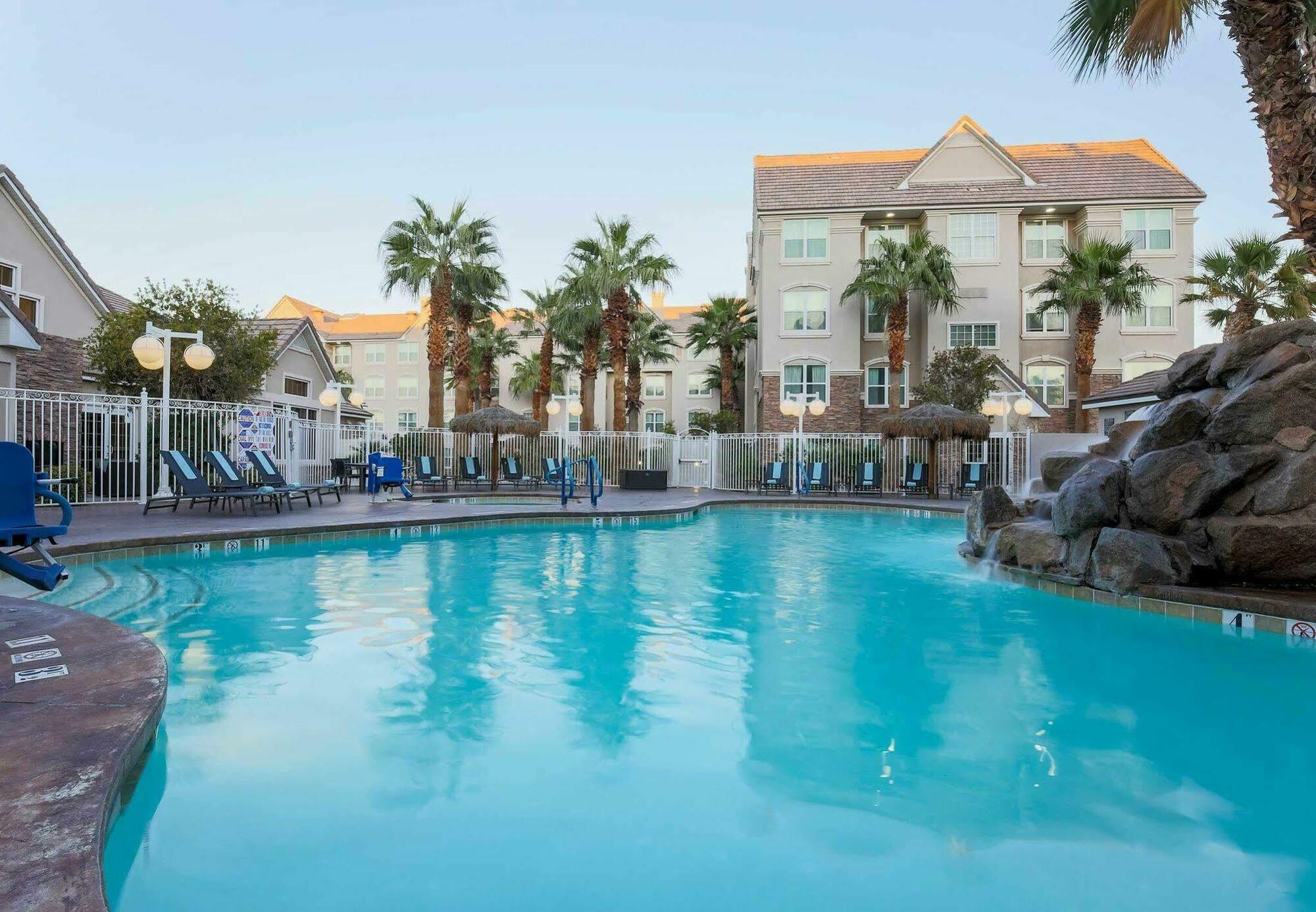 By Marriott Vegas Stadium Area 3*