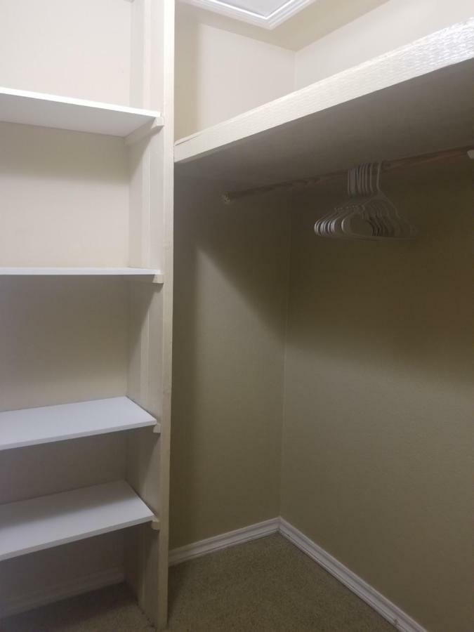 Close To Strip, Very Private, Gated, Huge Floorplan, Wifi, Washer&dryer Сasa de vacaciones *