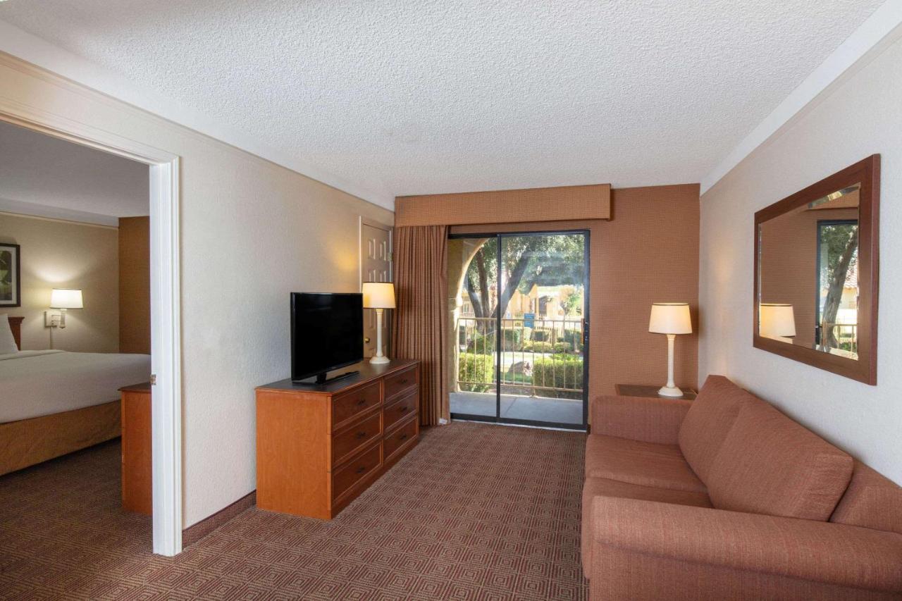 La Quinta By Wyndham Vegas Airport N Conv.