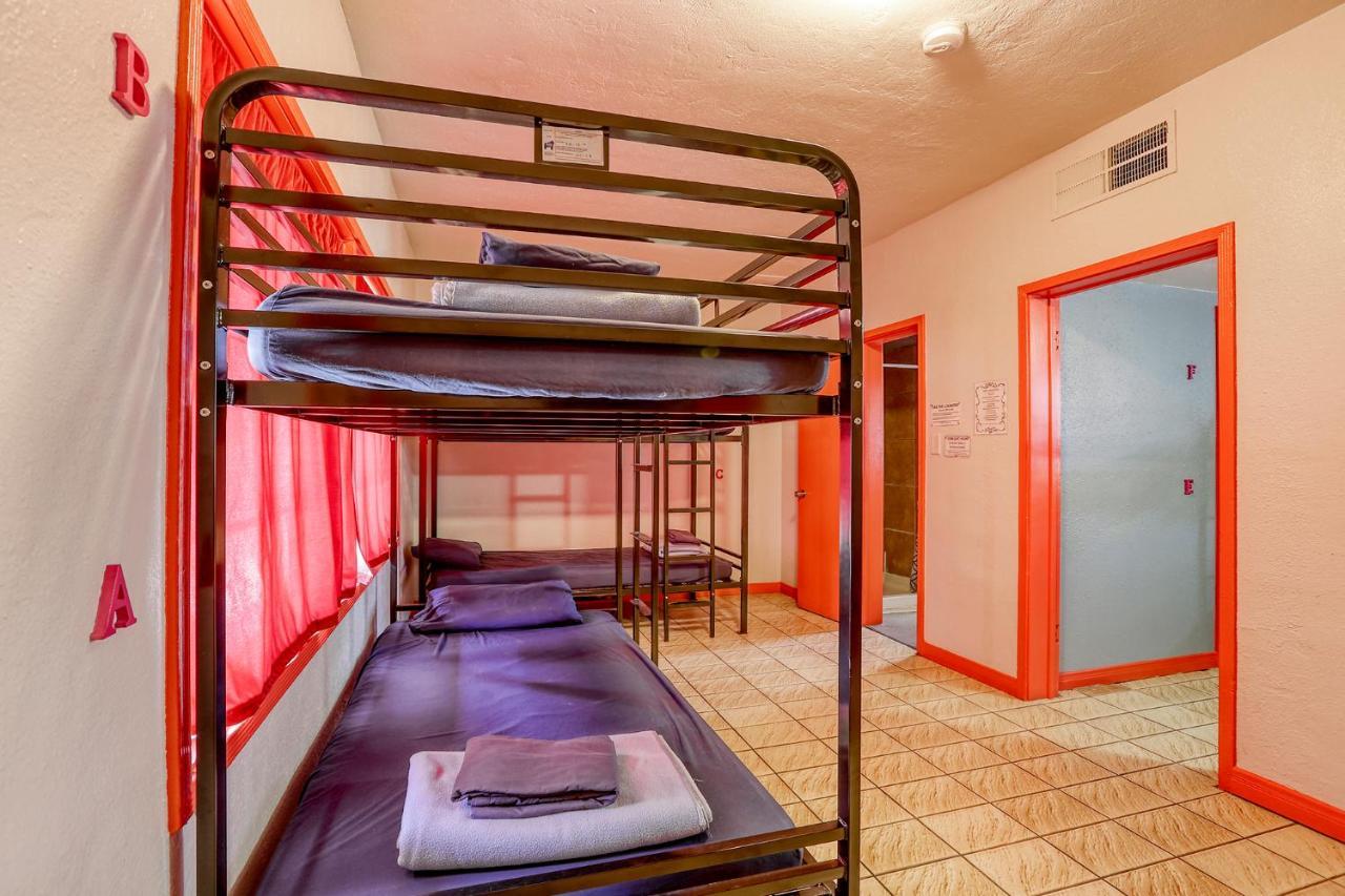 Hostal Sin *