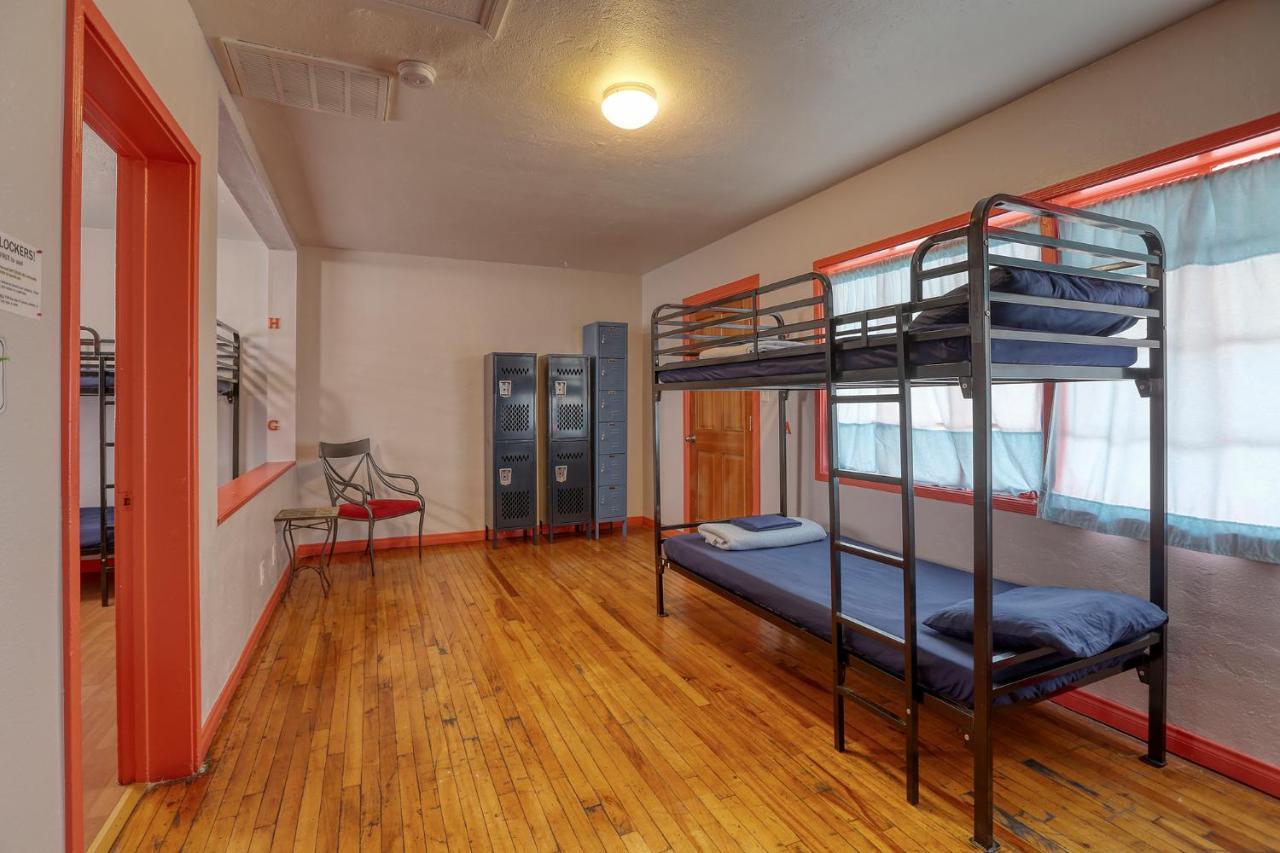 Hostal Sin *