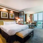 Mgm Signature - Strip View Suite With Large Balcony - No Resort Fees - Free Valet - 2917