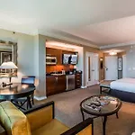 Mgm Signature - Strip View Suite With Large Balcony - No Resort Fees - Free Valet - 2917