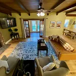 Newer Ranch With Pool And Hot Tub Near The Strip And Freemont Street.