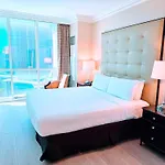 Strip & Sphere View - Separate Living Room - 2 Full Bath - Full Kitchen - Balcony - 900 Sqft - Mgm Signature