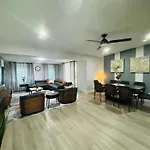 Entire House Near Dtlv