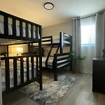 Entire House Near Dtlv