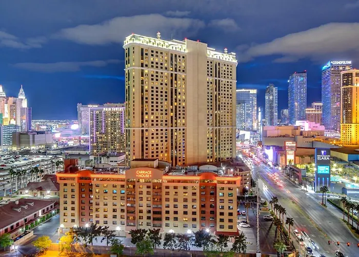 Lucky Gem Penthouse & Luxury Suites At Signature Resort, Balcony Strip View 3505