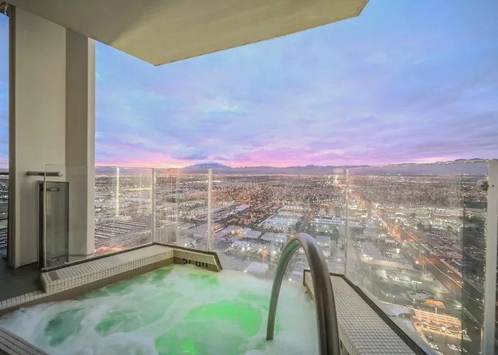 Romance Phenthouse At Palms Place