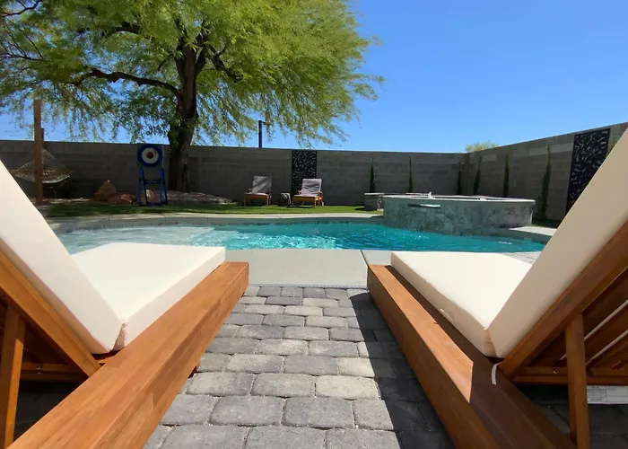 Buddha Gem, Central 6 Bed Room Luxury Home With Pool Hot Tub Game Room And Much More