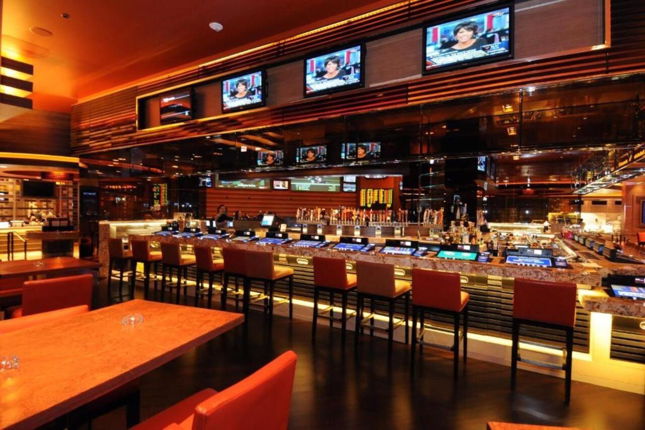 M & Casino 4*