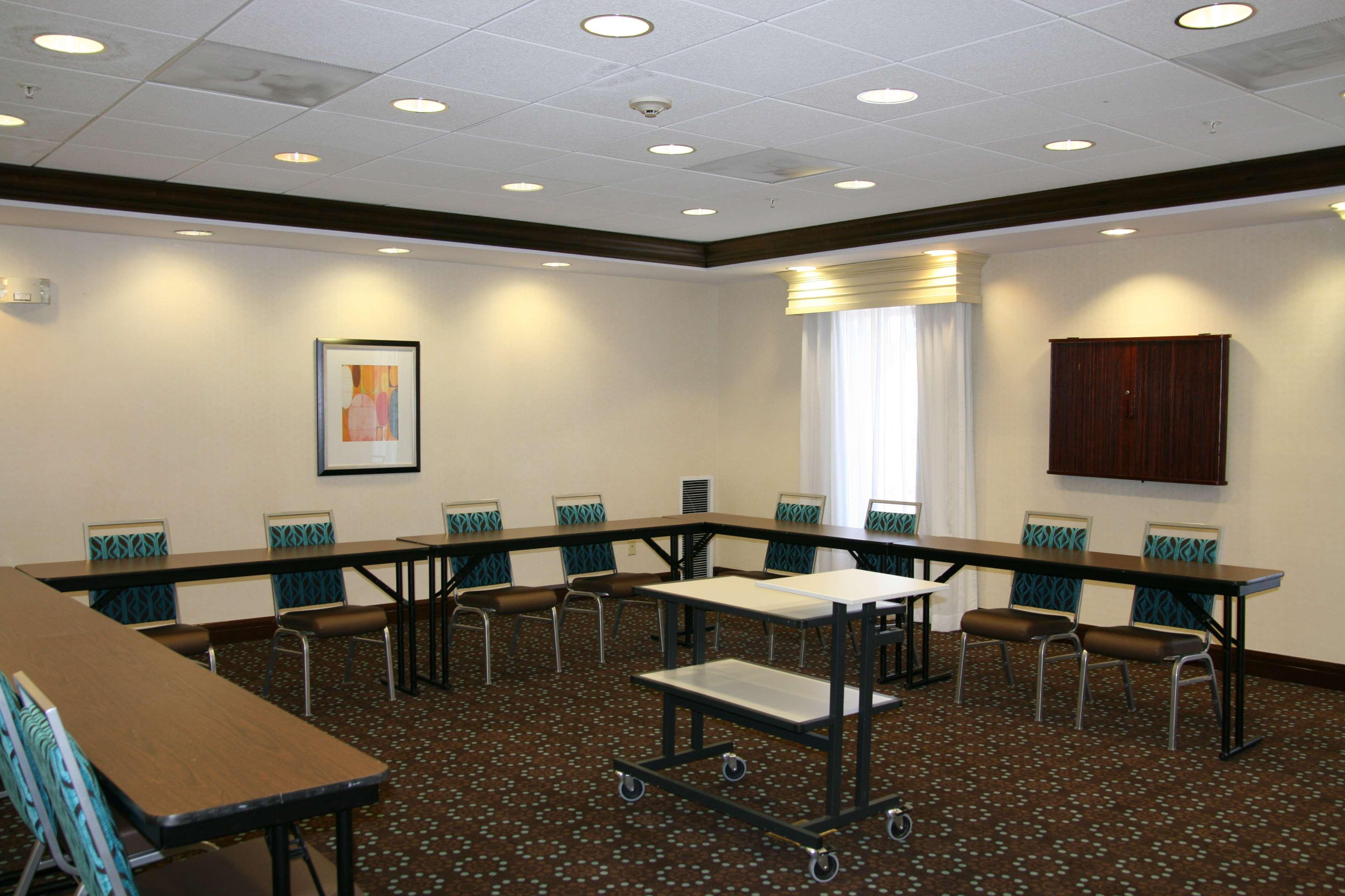 Hampton & Vegas-red Rock/summerlin 3*
