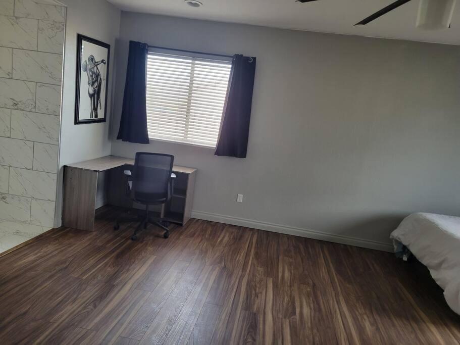 5 Bed- Strip 8mil, Dwntown 4.5mi Сasa de vacaciones Las Vegas