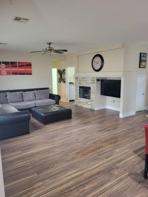 5 Bed- Strip 8mil, Dwntown 4.5mi Сasa de vacaciones *