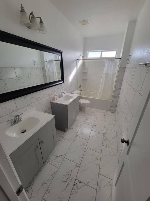 5 Bed- Strip 8mil, Dwntown 4.5mi * Las Vegas