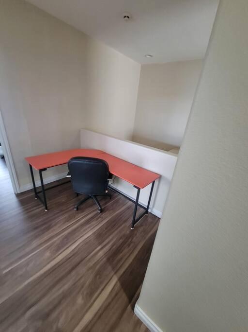 5 Bed- Strip 8mil, Dwntown 4.5mi Сasa de vacaciones