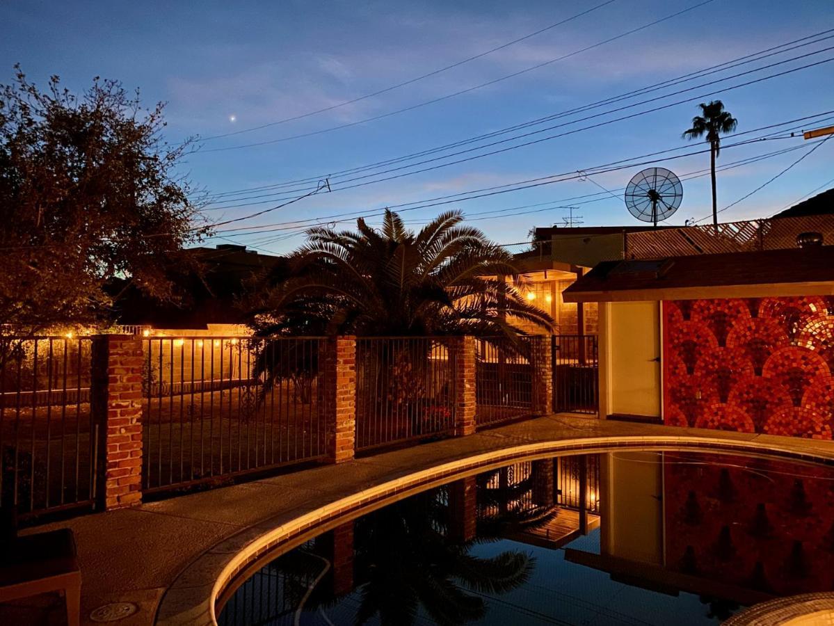 Newer Ranch With Pool And Hot Tub Near The Strip And Freemont Street. * Las Vegas