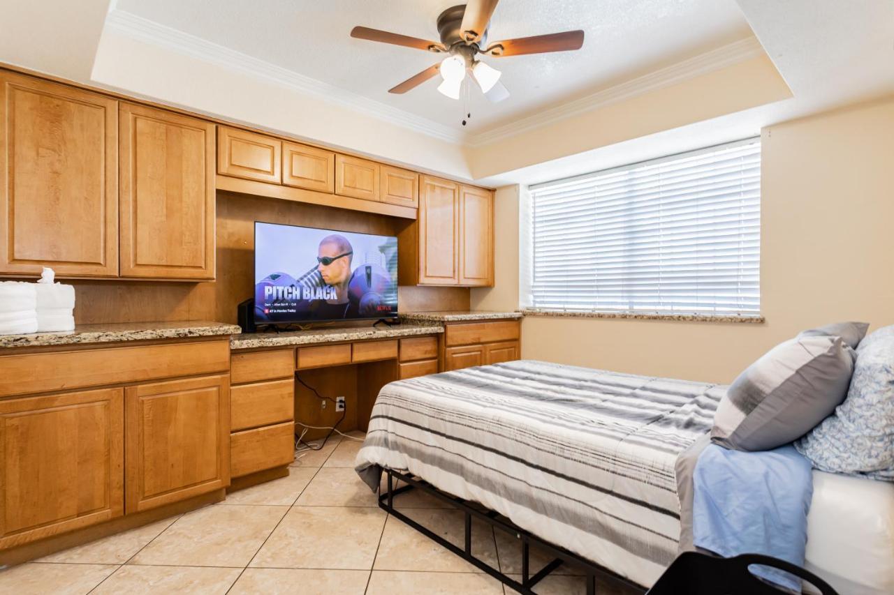The Vegas Escape - Near The Airport/strip With Pool Сasa de vacaciones *