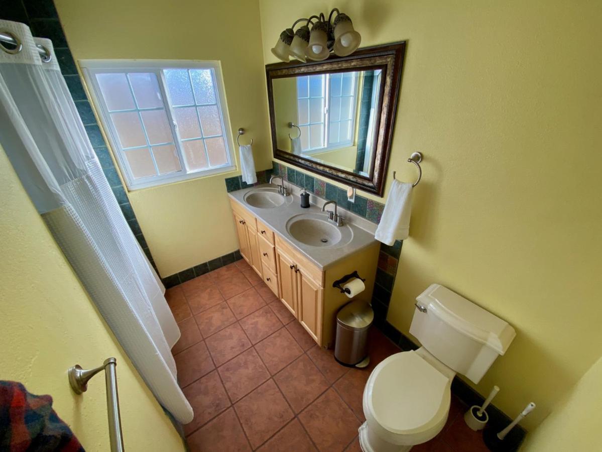 Newer Ranch With Pool And Hot Tub Near The Strip And Freemont Street. Сasa de vacaciones Las Vegas