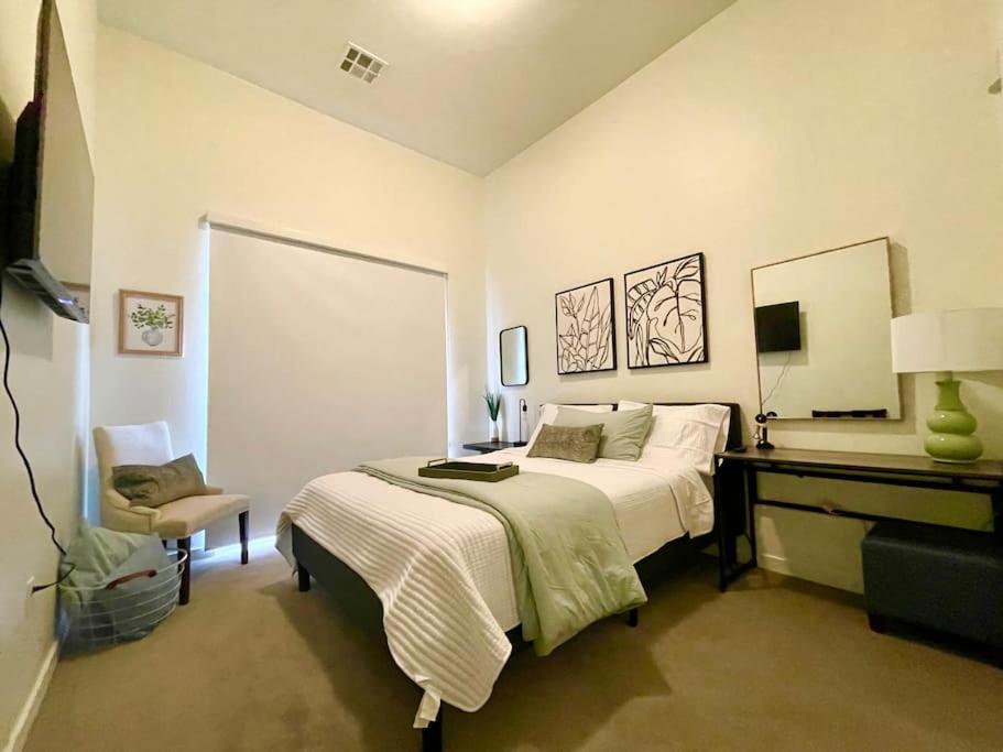 A Perfect Getaway In The Heart Of The Action Apartamento