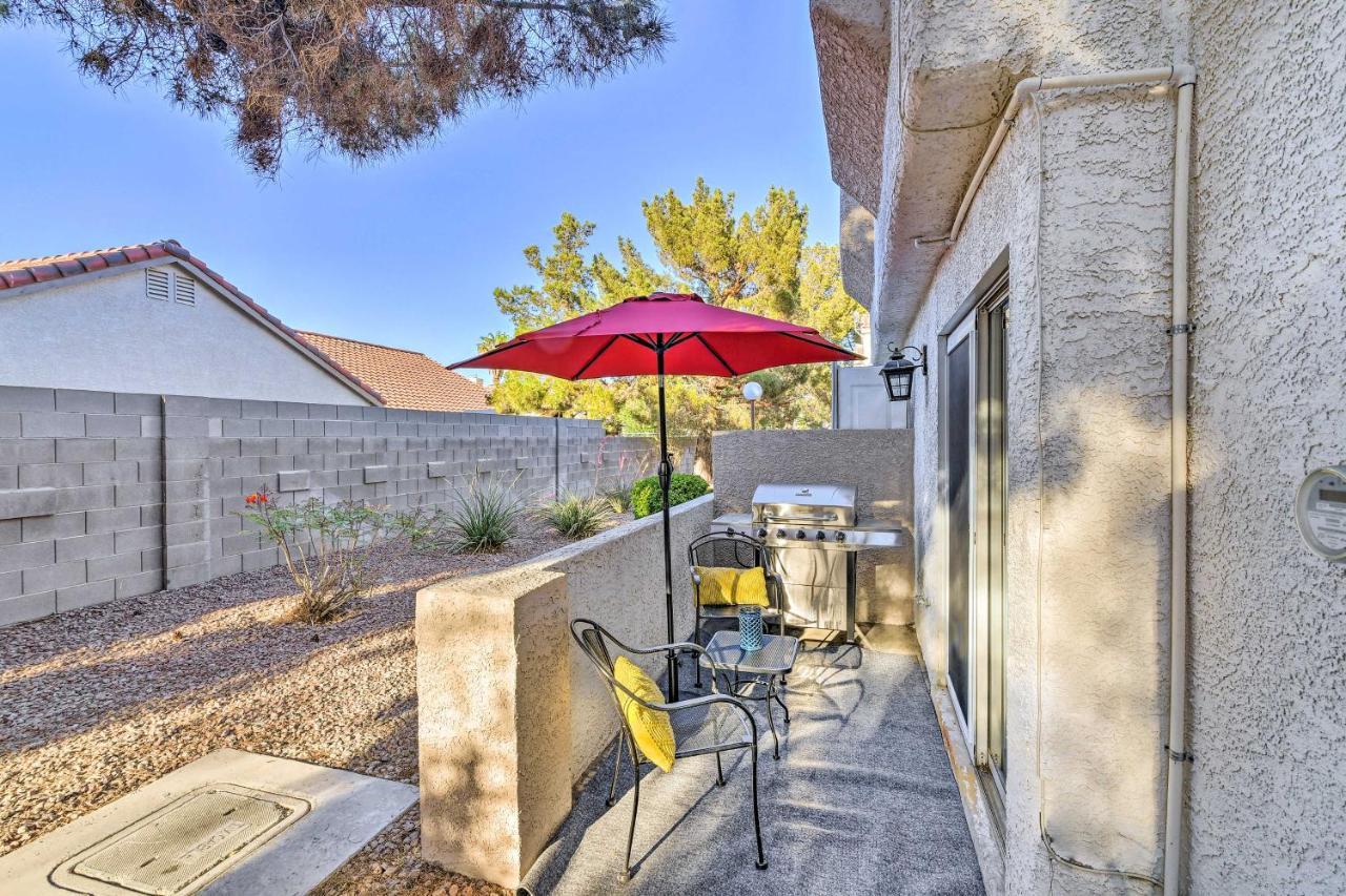 Сasa de vacaciones Contemporary Vegas Townhome With Community Pool
