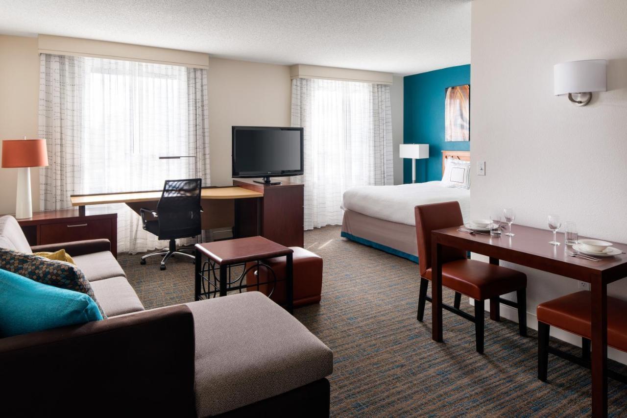 By Marriott Vegas Hughes Center Hotel