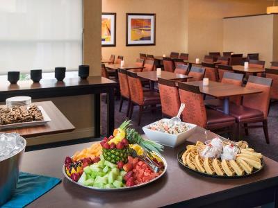 Hotel By Marriott Vegas Hughes Center 3*