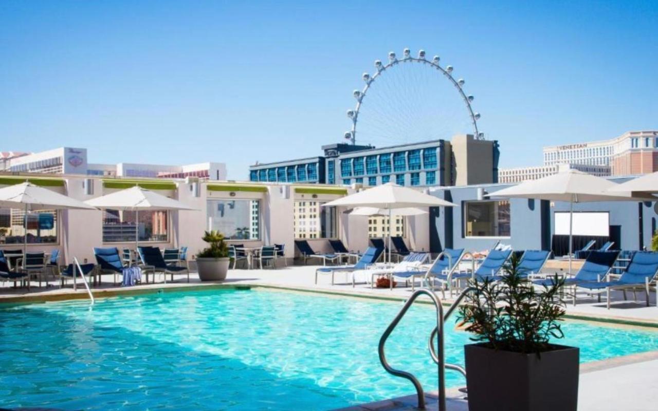 At Platinum Strip View Apartahotel Las Vegas