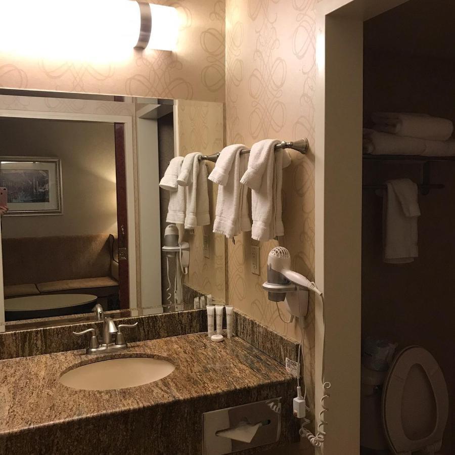 Comfy Unit At Orleans Casino Strip Apartahotel