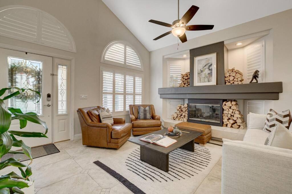 Beautiful 5br W/king Beds, Pool & Hot Tub, Games Сasa de vacaciones Las Vegas