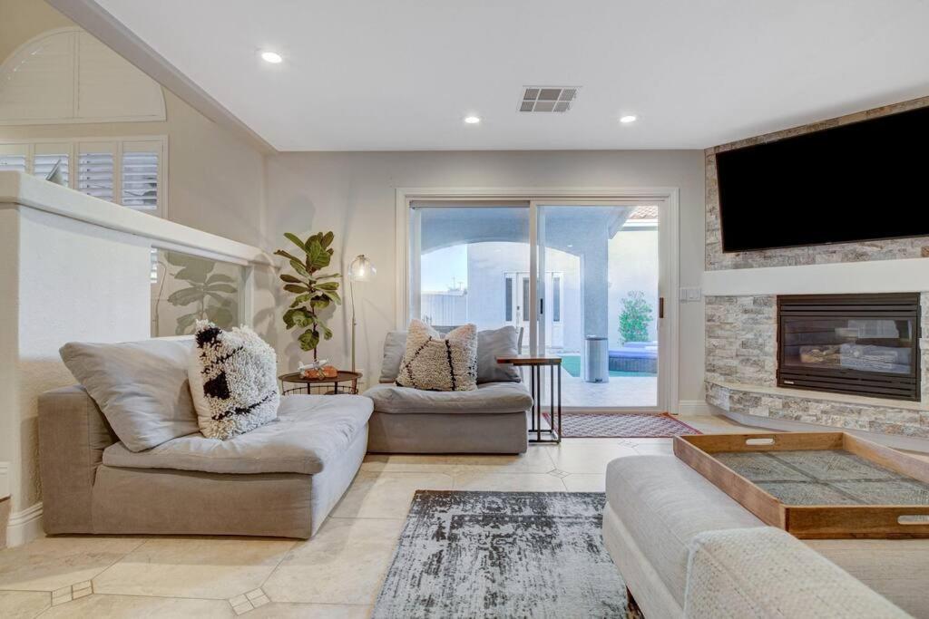 Сasa de vacaciones Beautiful 5br W/king Beds, Pool & Hot Tub, Games