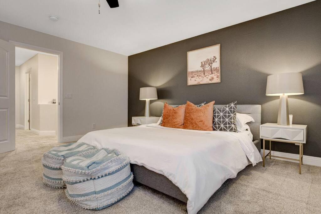 Beautiful 5br W/king Beds, Pool & Hot Tub, Games *
